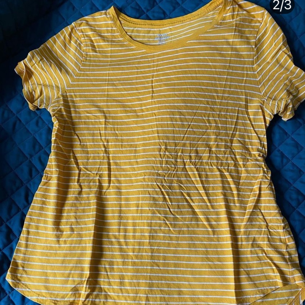 SALE old navy tee